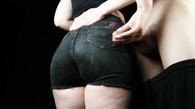 PERFECT FIT BIG ASS in jeans shorts HANDJOB #3