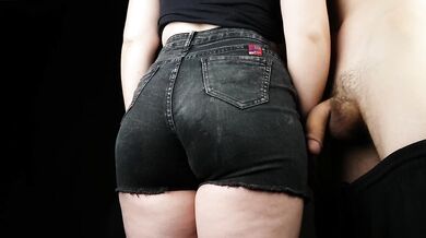 PERFECT FIT BIG ASS in jeans shorts HANDJOB #3