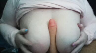 Momma Midoriya Gives Boobjob to Dildo