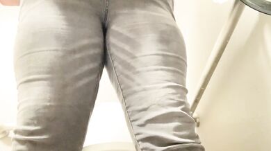 PUBLIC BATHROOM GAPING BBW CUNT EXPOSURE +FLOOR PISS +ANAL PLUG INSERTION