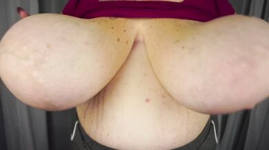 46K Boobs Bouncing In Tight Top