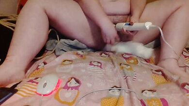 Chubby Orgasms And Squirts