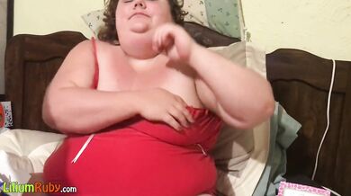 BBW Weight Gain-Get to Know Me as I Eat Zingers