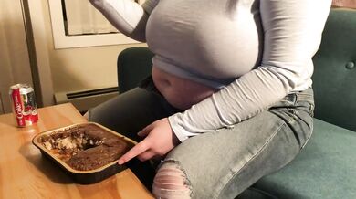 CHUBBY BBW STUFFS HERSELF WITH CAKE AND EXPANDS BELLY