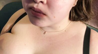 CHUBBY BUSTY BBW TEEN STUFFS PIZZA INTO DIGESTING BELLY