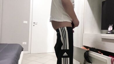 Stepbrother you're an idiot, I'll give you a blowjob but you don't have to touch me