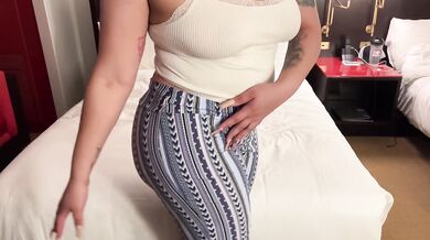 Casting Curvy: Nude Modeling With My Insanely Thick Step Sis