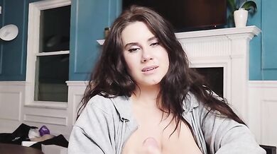 Hot milf let's me fuck her tits and cum on her face