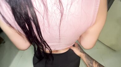 Latina with a huge ass gets fucked by her trainer. close up - 18 years old - homemade - english subtitles.
