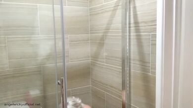 Angel Wicky squirts in shower