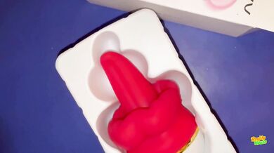 Horny Ebony Stepmom Uses Her Red Lips, Tongue Kiss Toy On Her Wet Pussy.(Link in bio)