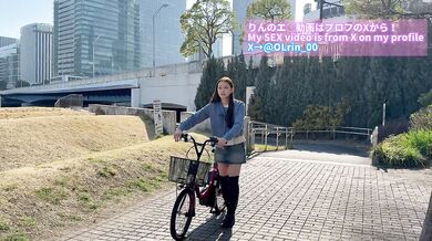 変態日本人は自転車でパンチラ全開