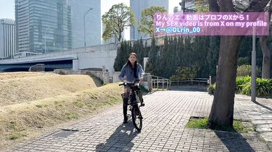 変態日本人は自転車でパンチラ全開