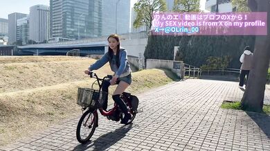変態日本人は自転車でパンチラ全開