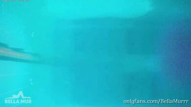 Slutty wife gave her ass to a stranger on vacation