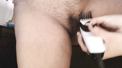 Lesbian Pussy Shaving