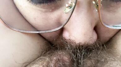 Lesbian sucking a sweet hairy bush