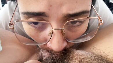 Lesbian sucking a sweet hairy bush