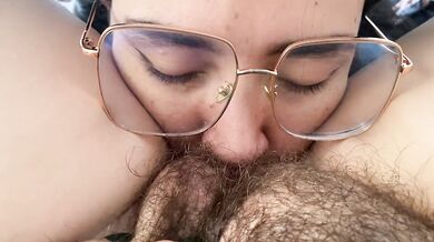 Lesbian sucking a sweet hairy bush
