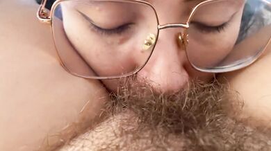 Lesbian sucking a sweet hairy bush