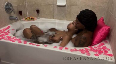 Sensual lovemaking and pussy eating in the bathtub