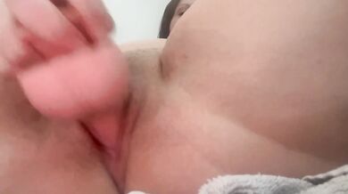 Fuck my pussy with dildo