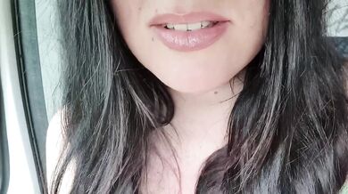 Lonely German Girl needs help with her car (German ROLEPLAY)