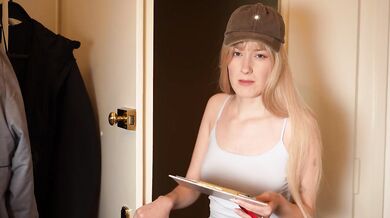 She'll do everything for a tip ASMR Roleplay