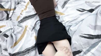 A real estate agent in stockings and a skirt was fucked right in her apartment | Eto Priyatno
