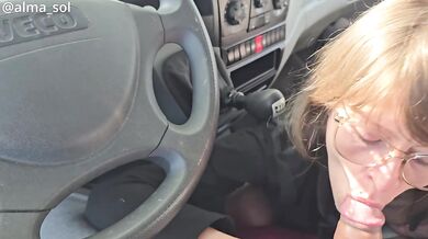 Risky Quick Blowjob on Highway to Good Boy Ends with Abundant Facial [ENG SUB]