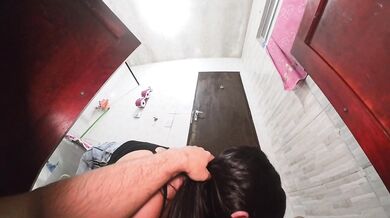 Housewife without underwear seduces plumber while he's fixing the sink
