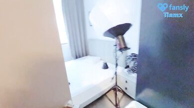 The neighbor next door came to Tia to eat at home, but encountered an erotic drama
