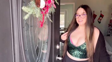 Bosses daughter asks you to eat her ass and suck her tits
