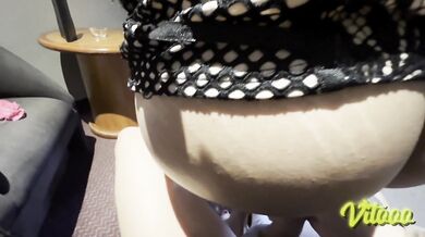 Look how my girlfriend sits on my dick, she has a nice ass