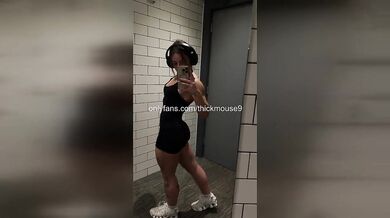 18yo Yoga Fail: Virgin Pussy Gapes Wide on TikTok Live