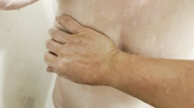 Hot MILF Fucked in SHower - Gets Cum all over her Back
