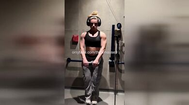 Cute College 18yo Pussy Accident During IG Live Study Stream