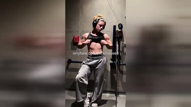 Cute College 18yo Pussy Accident During IG Live Study Stream