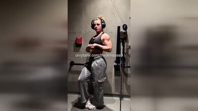 Cute College 18yo Pussy Accident During IG Live Study Stream