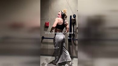 Cute College 18yo Pussy Accident During IG Live Study Stream