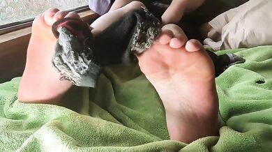 Feet Worship Of Wrinkly Perfect Souls!