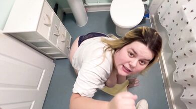 Humming happy birthday blowjob