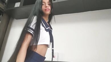 Schoolgirl sucks her classmate's dick until it comes in her face