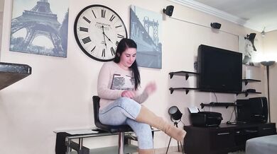 Casting girl interviewed to give pissing blowjobs | piss swallow