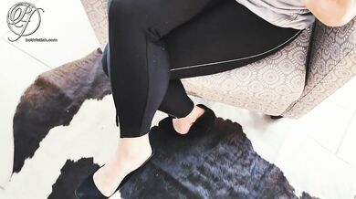 Secretary sex with my hot secretary in tight leggings, lingerie and high heels