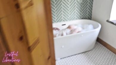 Stepmom took pity on me after catching me peeking on her in the bath