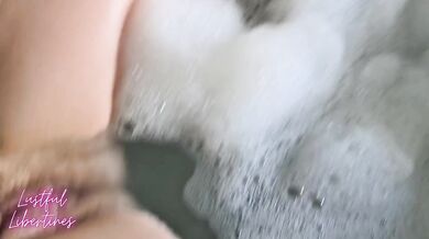 Stepmom took pity on me after catching me peeking on her in the bath