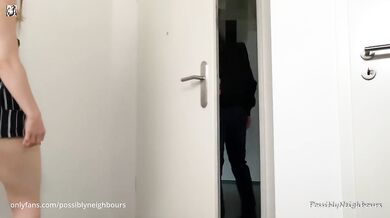 Creampie Wife Sharing For Pizza - Delivery Guy Must Be Paid With Unprotected Sex