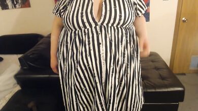SSBBW Strips and spreads in fake porn audition