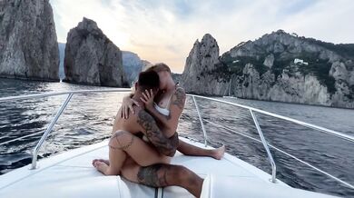 Sammmnextdoor - Date Night #08 - Fucking the captain on my boat tour to Capri while the crew watches